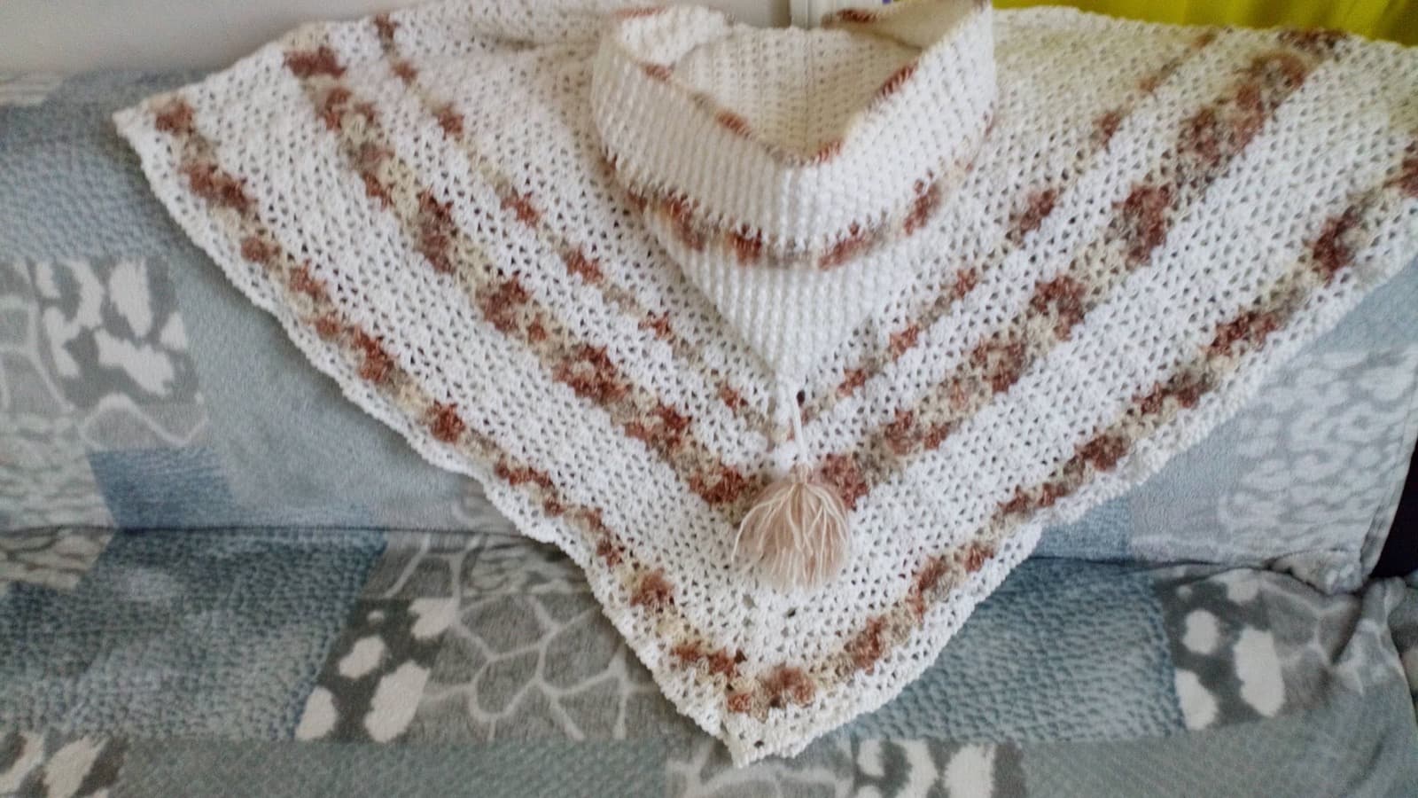 Poncho lutin au crochet